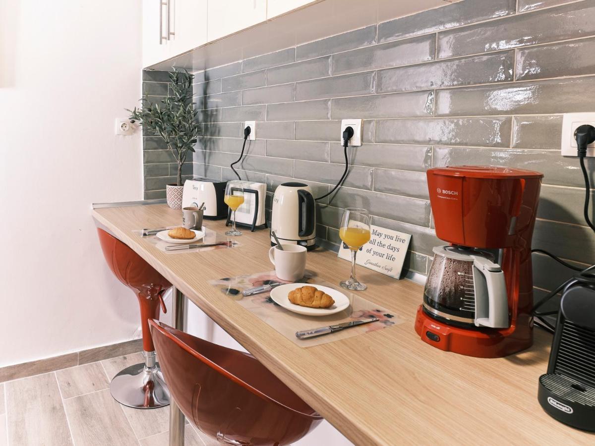 "Under The Olive Tree"- Beautiful Apartment In The Heart Of Athens Atenas Exterior foto