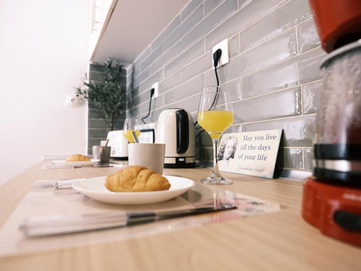 "Under The Olive Tree"- Beautiful Apartment In The Heart Of Athens Atenas Exterior foto